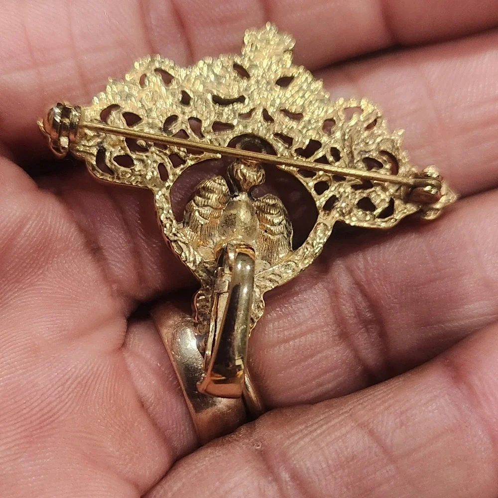 Vintage Gold Tone‎ Cherub Angel Filigree Brooch Pendant Enhancer Ornate Pin